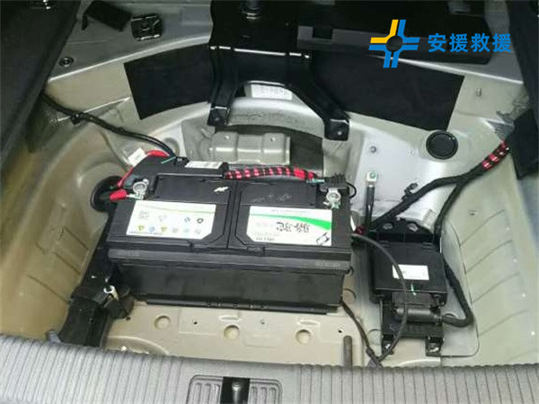 汽車(chē)搭電