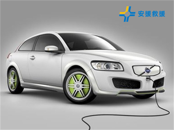 汽車搭電